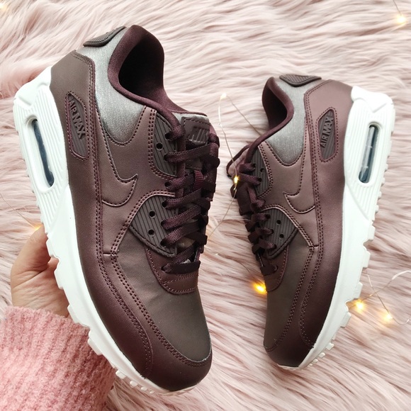 Nike Shoes - New nike air max 90 sneaker size 7